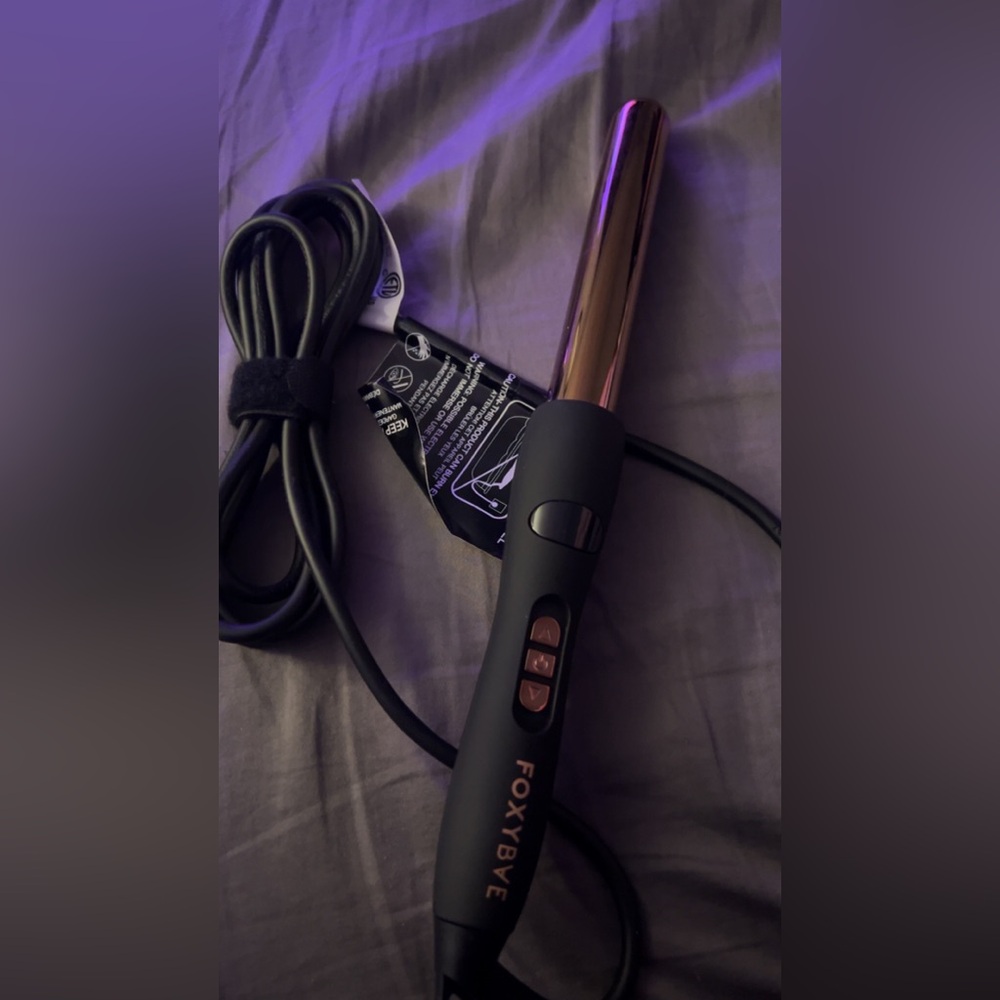 FOXYBAE Black and Gold Curling Iron